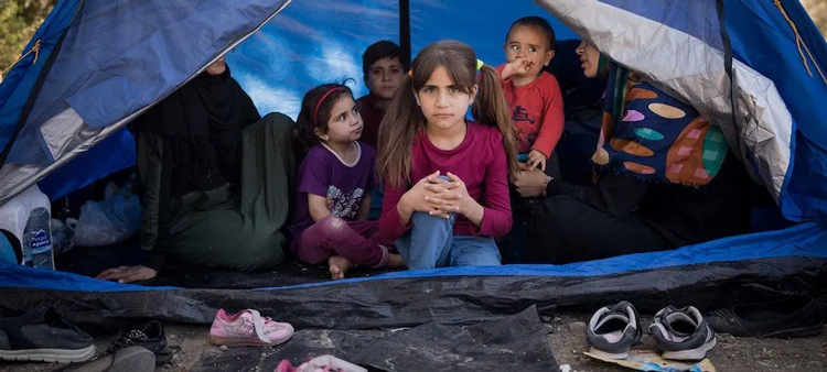 Un Alto Comisionado de las Naciones Unidas para los Refugiados, pide actuar de inmediato contra el sufrimiento en los centros de recepcin en las islas griegas