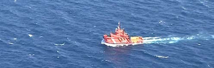 El helicptero Helimer 205 rescata a 15 tripulantes del buque Grande Europa tras sufrir un incendio a bordo en Baleares, actualmente controlado