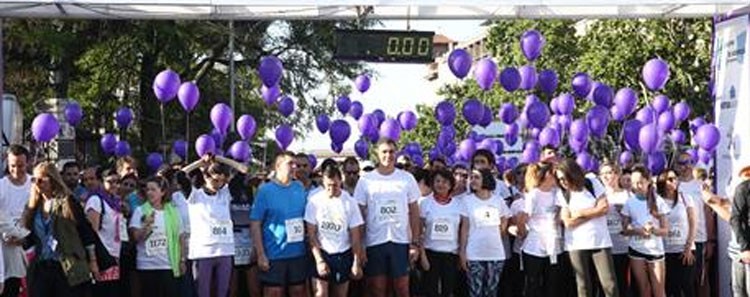 Pedro Snchez participa en la carrera contra la violencia de gnero celebrada esta maana en Madrid