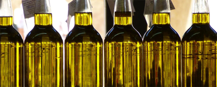 FACUA detecta diferencias de hasta el 100% en el precio de la botella de aceite de oliva virgen extra