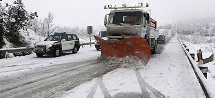 Noticia de Almera 24h: El Gobierno dispone 728 mquinas quitanieves y 122.062 toneladas de fundentes para hacer frente a las nevadas